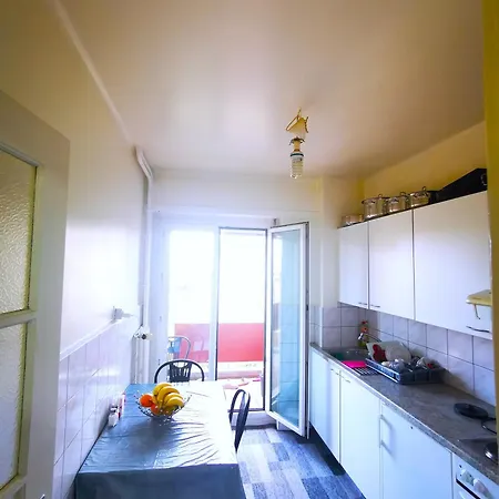 Apartman Cozy Private Apartment-chuv, Metro, Center. *