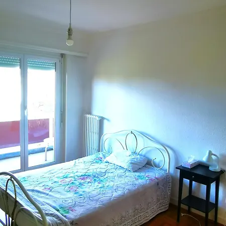 Cozy Private Apartment-chuv, Metro, Center. Apartman *